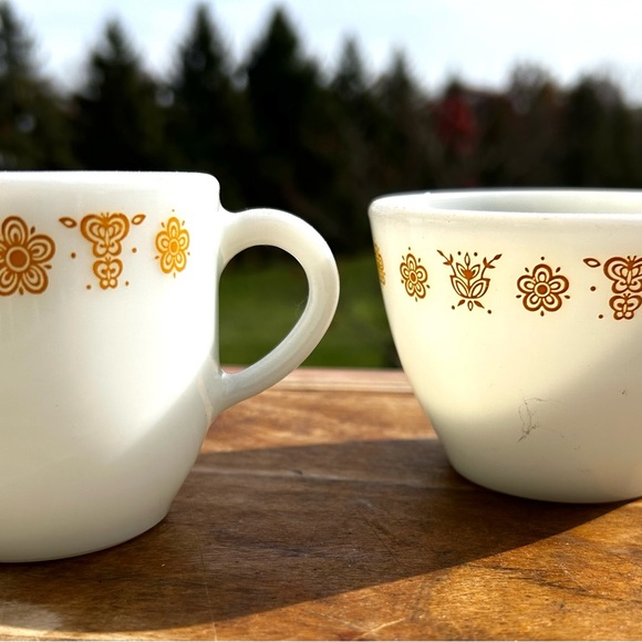 Vintage Corning Pyrex Butterfly Gold Creamer & Open Sugar Milk Glass - Picture 6 of 6